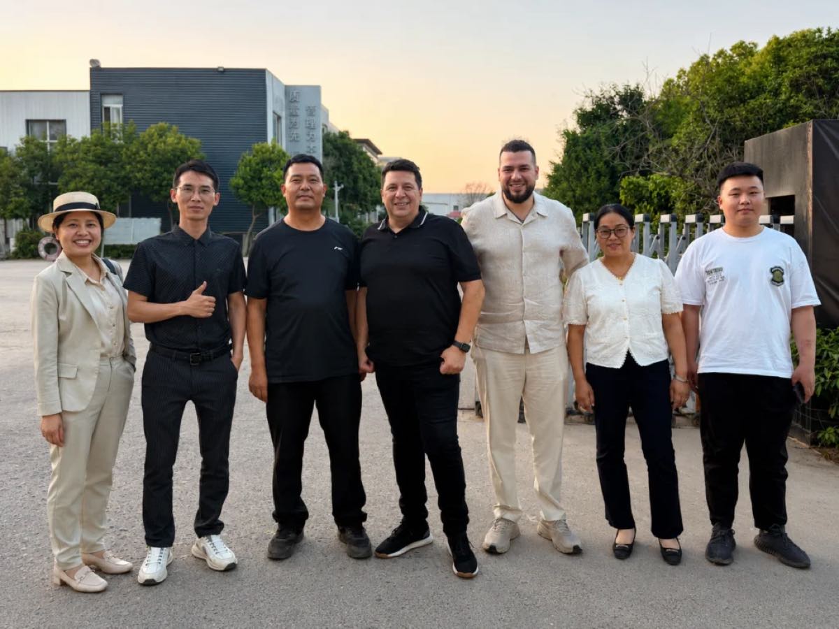 Yubang Outdoor outdoor facility manufacturer team